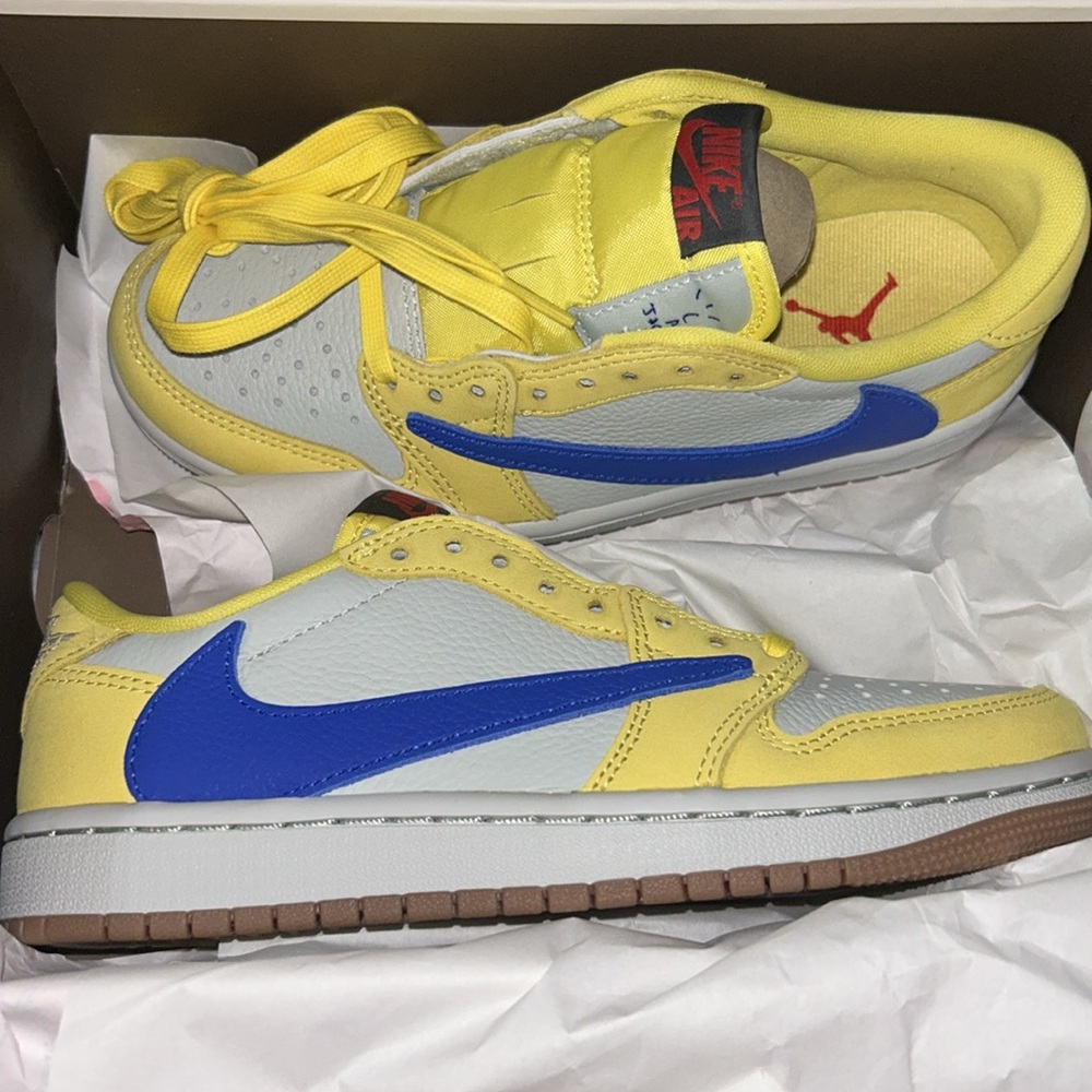 Jordan 1 Retro Low OG Women’s “TRAVIS SCOTT” Canary Size 5 ( KIDS )